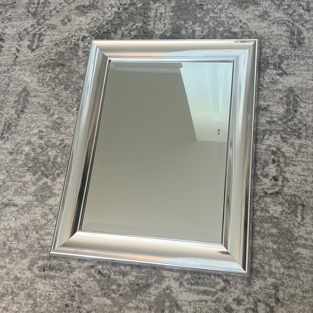 - Mirror 26.5” x 20.5”